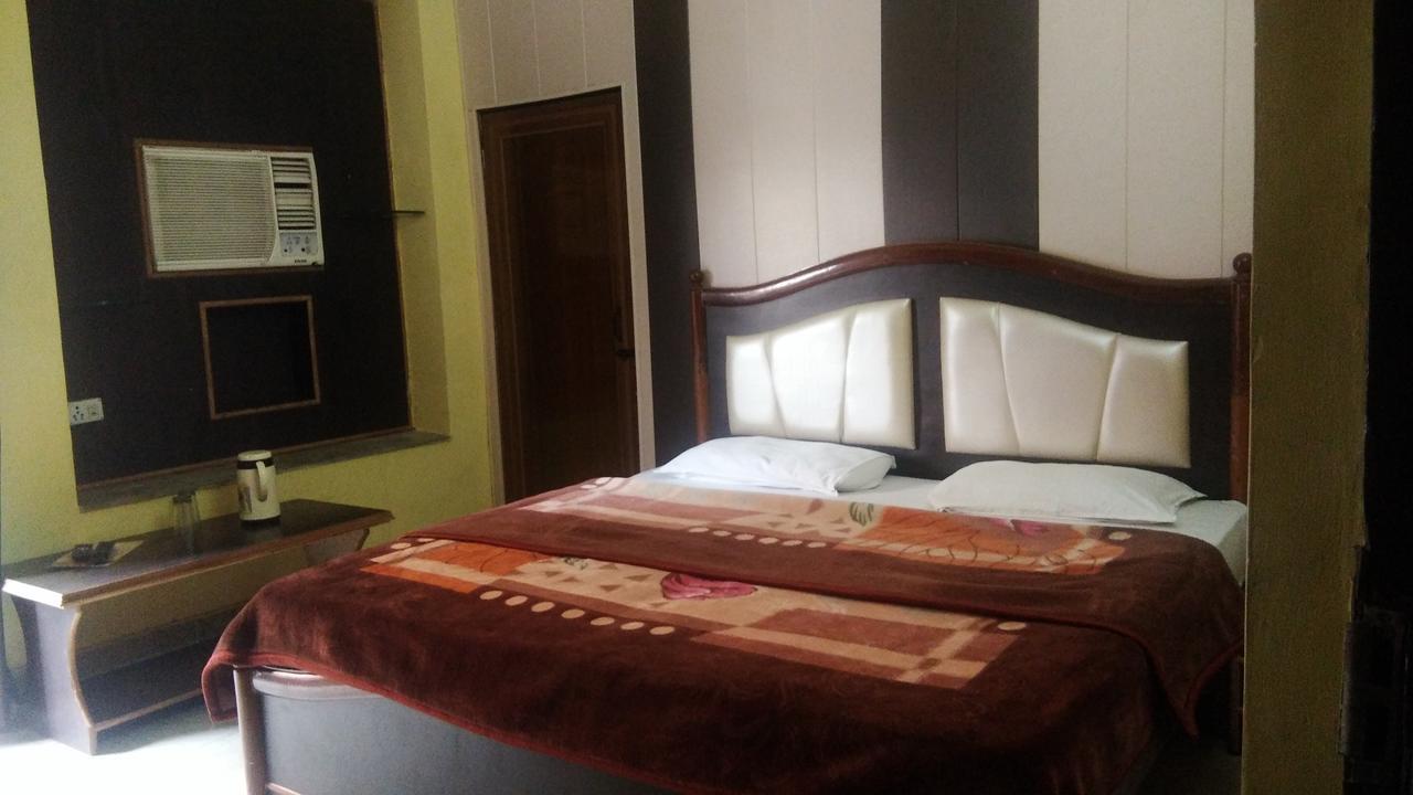 Hotel Ashok Haridwār Extérieur photo